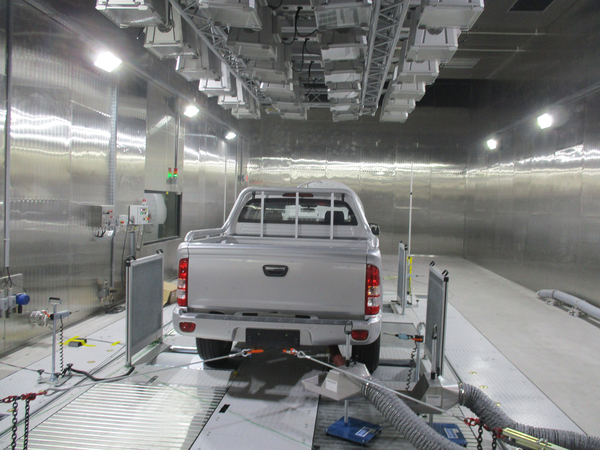 Drive-In Vehicle Test Chambers